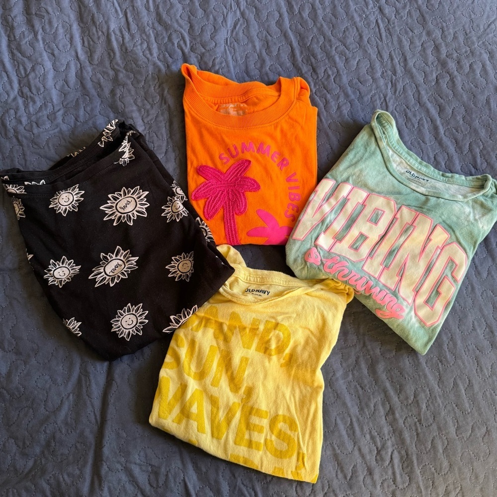 Bundle of 4 Girls T-Shirts. Size Large